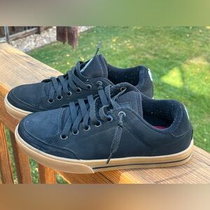 C1RCA Adrian Lopez AL 50 unisex lightweight insole skate Shoe.